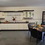 Santa Maria Villa