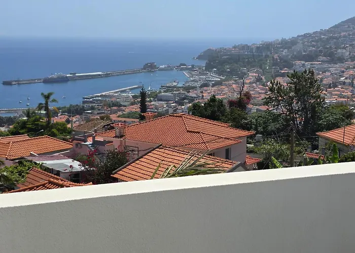 Santa Maria * Funchal (Madeira)
